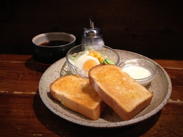 モーニングにも風習みたいなものがあるみたいなんですが、いつも「知らんがな…」と思う
